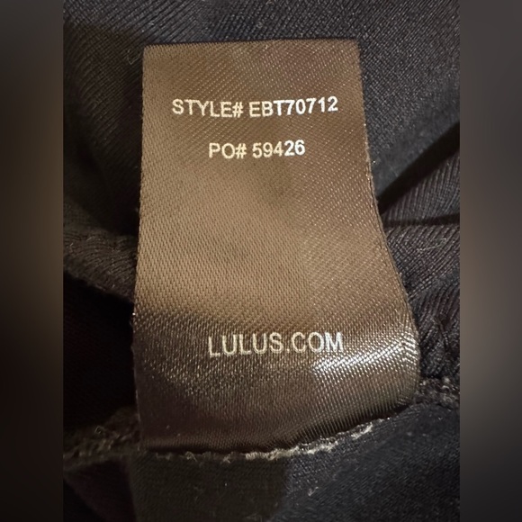 Lulus square neck V notch black Raglan Bodysuit. Snap crotch. Size Small. VGUC - Picture 11 of 11